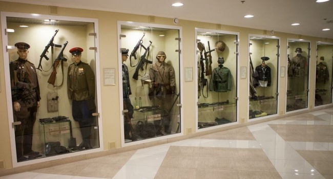 Донецкий музей ВОВ превратили в выставку мертвых уголовников «ДНР», - блогер