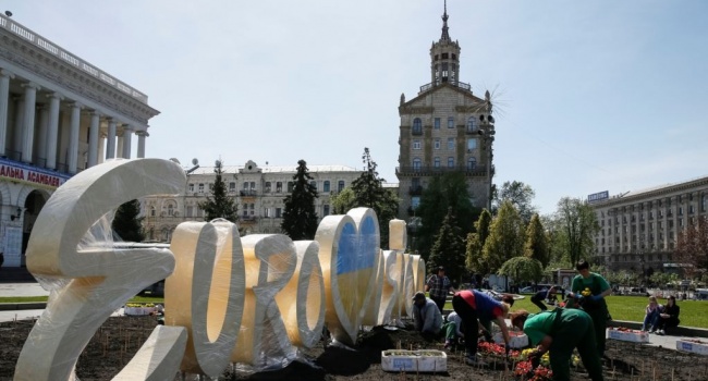 Гройсман повідомив, що Україна готова до проведення Євробачення Гройсман повідомив, що Україна готова до проведення Євробачення