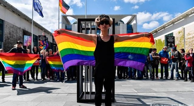 У Берліні відбулася акція підтримки геїв з Чечні 
