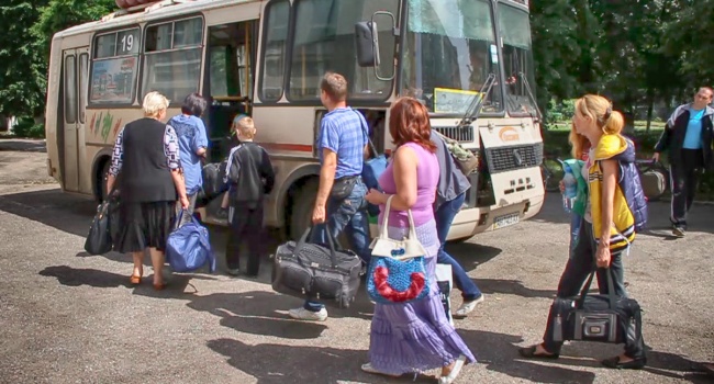 В ГСЧС озвучили цифру переселенцев с Крыма и Донбасса