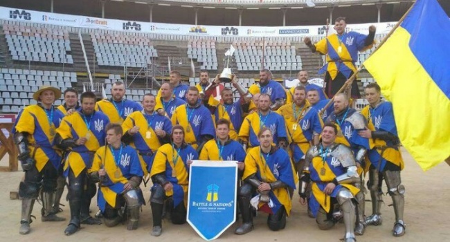 Українці на міжнародному чемпіонаті з лицарських боїв у Барселоні розгромили команду з Росії і зайняли перше місце Українці на міжнародному чемпіонаті з лицарських боїв у Барселоні розгромили команду з Росії і зайняли перше місце