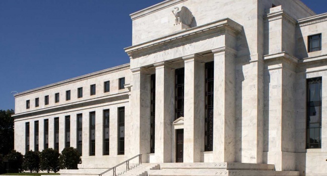 ФРС США зберегла основну ставку до кінця літа 