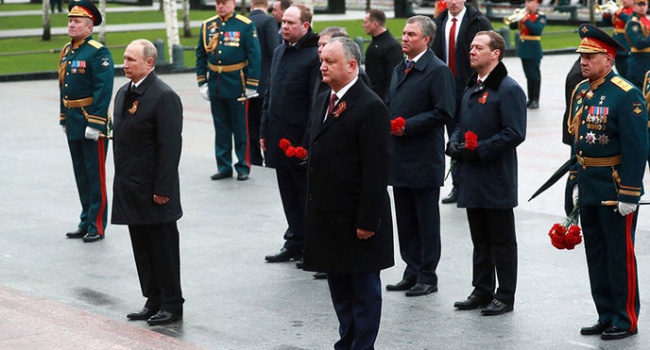Парад у Москві відвідав президент Молдови 