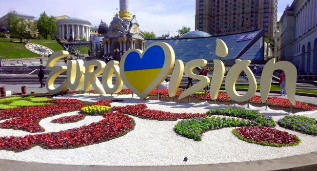 У Києві невідомі витоптали клумбу «Євробачення» 