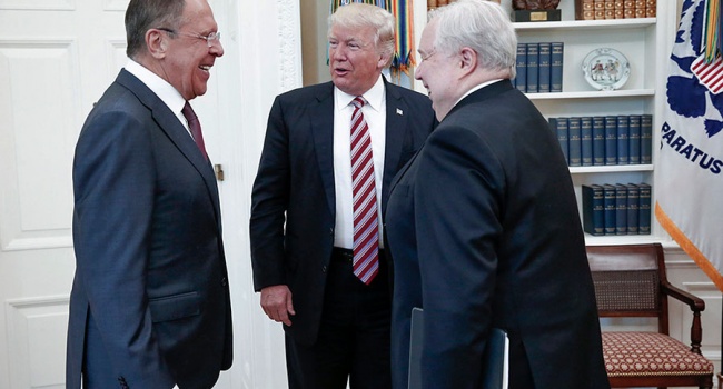 В США отказываются размещать свежие фото со встречи Трампа и Лаврова В США отказываются размещать свежие фото со встречи Трампа и Лаврова