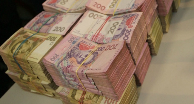 Эксперт: детище Коломойского и «дочки» российских банков нанесли убыток Украине в размере 169 миллиардов гривен