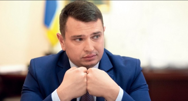 Блогер рассказал, как Сытник отреагировал на инцидент с пьяным работником НАБУ за рулем внедорожника Блогер рассказал, как Сытник отреагировал на инцидент с пьяным работником НАБУ за рулем внедорожника