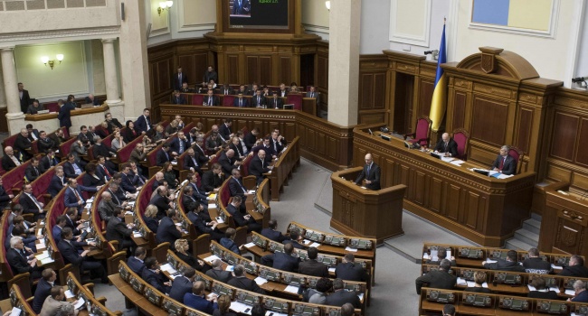 Громадський моніторинг констатував низьку ефективність роботи Верховної Ради 