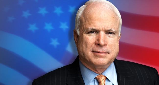 Маккейн вимагає від Трампа вибачень перед американцями 