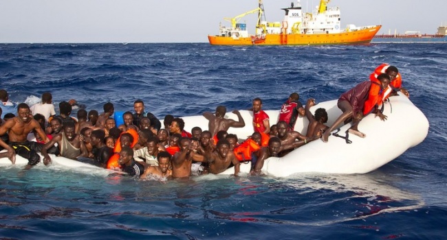 Рятувальникам вдалося врятувати в Середземному морі за 4 дні 10 тис. людей