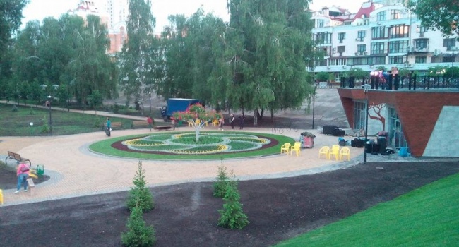 Кличко открыл обновленный столичный парк «Наталка»