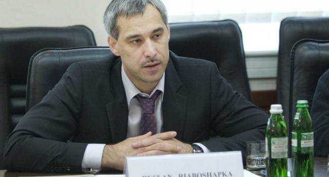 Политолог: утром член НАЗК Руслан Рябошапка подал в отставку – теперь все решения должны приниматься единогласно