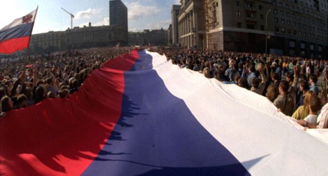 Российский блогер: 12 июня 1990 года нынешний аквафреш был флагом надежды и европейских ценностей, не то что теперь Российский блогер: 12 июня 1990 года нынешний аквафреш был флагом надежды и европейских ценностей, не то что теперь
