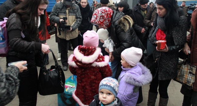 У Мінсоцполітики повідомили, скільки в Україні внутрішніх переселенців