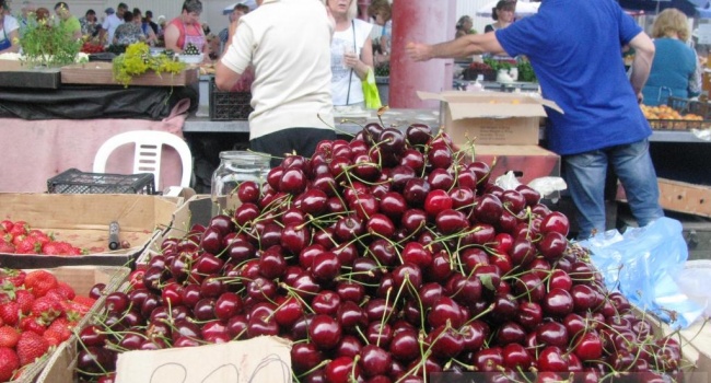 ЗМІ порівняли вартість фруктів у Криму та Херсонській області