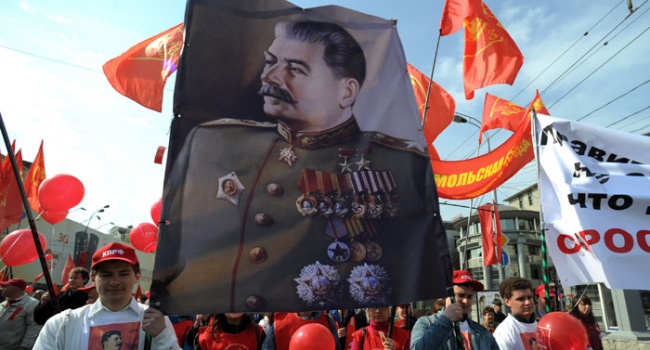Опрос: четверка самых знаковых людей для россиян – Сталин, Путин, Ленин и Петр І
