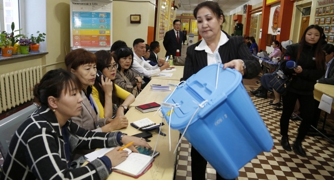 В стране, запертой со всех сторон «демократическими» Китаем и Россией, проходят выборы