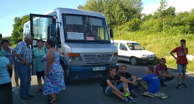 У Тернопільській області люди перекрили трасу через страшне вбивство випускниці 