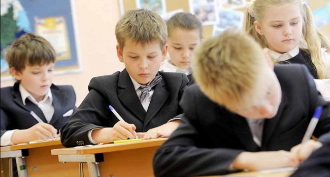 Через неделю парламент может проголосовать закон о переводе школы на 12-летнее обучение