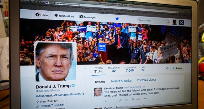 СМИ США настолько достал Трамп оскорблениями в соцсети, что они заявили, что Твиттер президент США – это незаконно