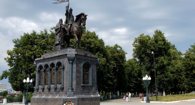В России опять произошел конфуз с памятником князю Володимиру Великому, – историк