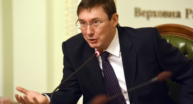 Политолог: если Луценко пробьет систему, представьте, какие знаменитые фамилии окажутся на скамье подсудимых Политолог: если Луценко пробьет систему, представьте, какие знаменитые фамилии окажутся на скамье подсудимых