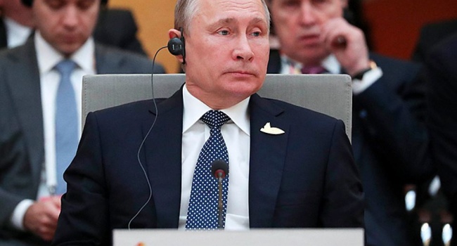 Блогер: Путін дуже хоче бути схожим на радянських вождів, але схожість ця всього лише карикатурна