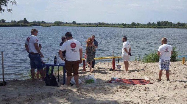 Активісти Києва відкрили пісочний пляж, який відвоювали у «пісочної мафії» Активісти Києва відкрили пісочний пляж, який відвоювали у «пісочної мафії»
