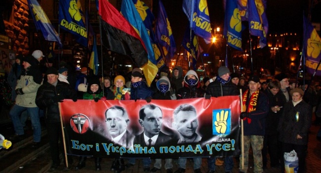Историк: никто не имеет права диктовать украинцам, какие у них должны быть герои
