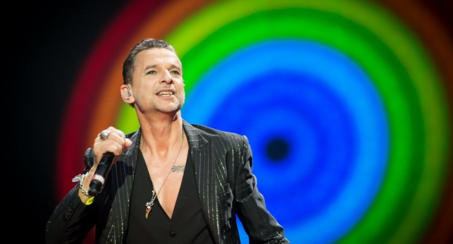 В Минске экстренно госпитализировали лидера Depeche Mode
