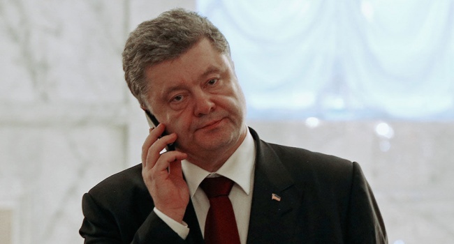У Порошенка розповіли, що робить президент України з фейкових акаунтів у Facebook 