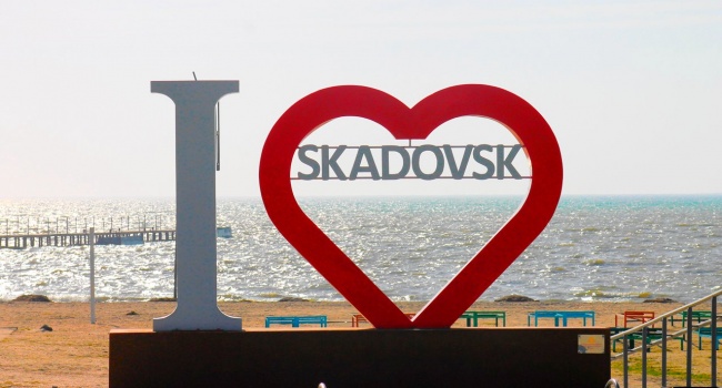 Триста людей застрягли на острові біля Скадовська: майже добу тривала евакуація