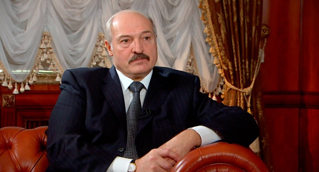 Експерт: Лукашенко втік до Києва - бо боїться