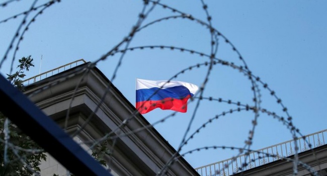 Закон о новых санкциях против России может утратить свою силу еще до рассмотрения Трампом