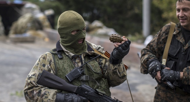 Блогер: молодь окупованих територій не хоче вчити історію про алкаша Васю, який збив НЛО «Правого сектору» капцем Блогер: молодь окупованих територій не хоче вчити історію про алкаша Васю, який збив НЛО «Правого сектору» капцем