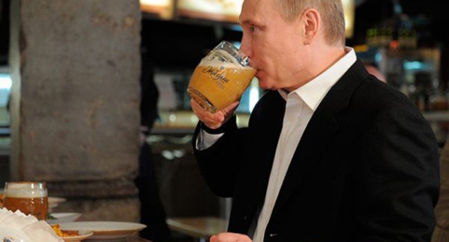 Путин привез в РФ из Финляндии несколько ящиков алкоголя Путин привез в РФ из Финляндии несколько ящиков алкоголя