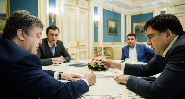 Блогер: Рыцарь Света Саакашвили не оправдал надежды украинцев Блогер: Рыцарь Света Саакашвили не оправдал надежды украинцев