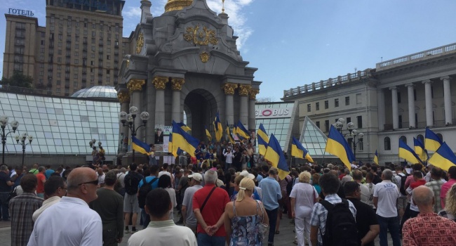 Касьянов: адептам Саакашвили не промешало бы взять пример с поклонников Тимошенко и скандировать «Мише – паспорт» Касьянов: адептам Саакашвили не промешало бы взять пример с поклонников Тимошенко и скандировать «Мише – паспорт»