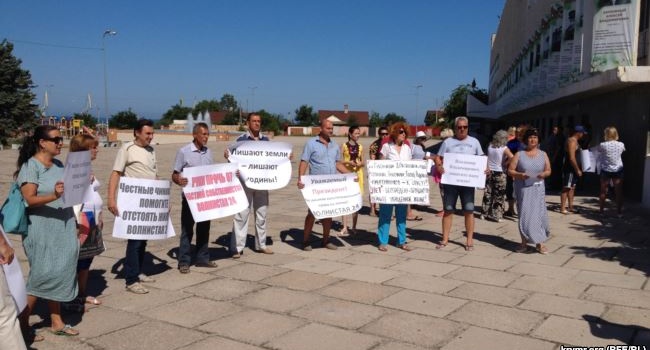 Кримський Бандерівець: Севастополь знову «майданить» (фото) Кримський Бандерівець: Севастополь знову «майданить» (фото)