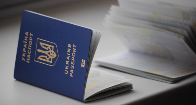 У Києві запрацює найбільший в Україні паспортний сервіс У Києві запрацює найбільший в Україні паспортний сервіс