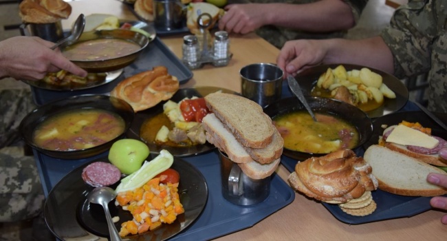 Активисты: наших военных кормят не мясом, а потрохами! Активисты: наших военных кормят не мясом, а потрохами!