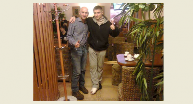Блогер: фотографуватись з Гремом Філіпсом – погана прикмета Блогер: фотографуватись з Гремом Філіпсом – погана прикмета