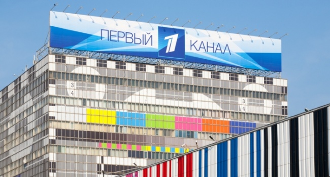 Российский Первый Канал уволил еще одного популярного телеведущего Российский Первый Канал уволил еще одного популярного телеведущего