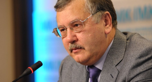Павло Правий: якщо Гриценко вважає себе воїном, мав би вже пустити собі кулю в лоба Павло Правий: якщо Гриценко вважає себе воїном, мав би вже пустити собі кулю в лоба
