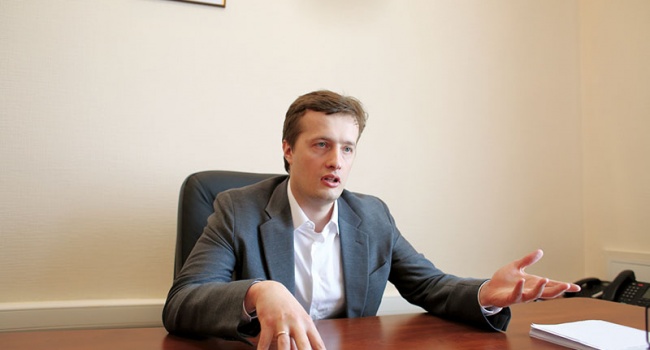 Сын Порошенко рассказал о нюансах стажировки за границей Сын Порошенко рассказал о нюансах стажировки за границей