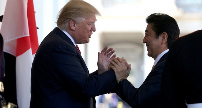 Трамп пообіцяв, що дасть «сильну відповідь» з «військовими заходами» у відповідь на запуск КНДР ракети Трамп пообіцяв, що дасть «сильну відповідь» з «військовими заходами» у відповідь на запуск КНДР ракети