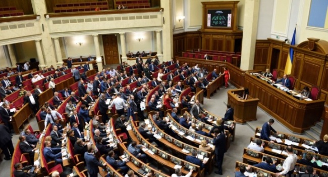 Політолог: даремно чекаєте палкий політичний сезон, адже влада спрацювала на випередження Політолог: даремно чекаєте палкий політичний сезон, адже влада спрацювала на випередження