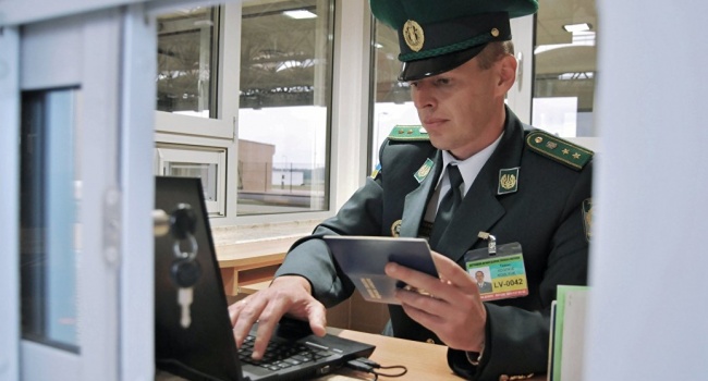 С нового года у всех, кто едет в Украину, будут считывать «биометрику» С нового года у всех, кто едет в Украину, будут считывать «биометрику»