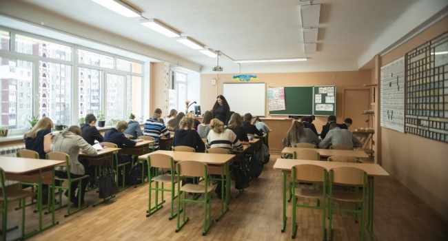 У ВР відповіли на критику Румунії та Угорщини відносно освітньої реформи У ВР відповіли на критику Румунії та Угорщини відносно освітньої реформи