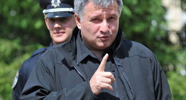 Нардепы от «Батькивщины»: Аваков подсунул Порошенко свинью Нардепы от «Батькивщины»: Аваков подсунул Порошенко свинью